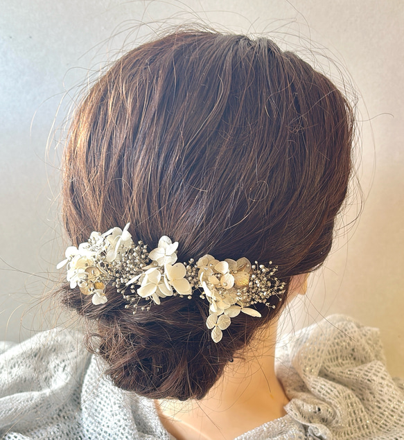 シンプル　ドライフラワー　かすみ草　紫陽花　プラチナ　オフホワイト　髪飾り　お呼ばれ　卒業式　成人式　振袖　飾りの足し 8枚目の画像