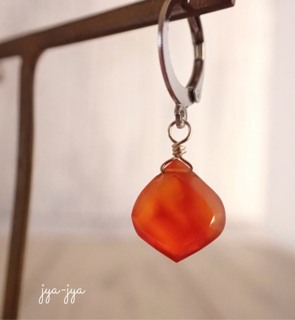 【数量限定】natural stone earrings** carnelian 3枚目の画像