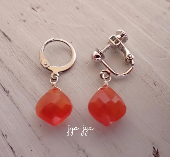 【数量限定】natural stone earrings** carnelian 1枚目の画像