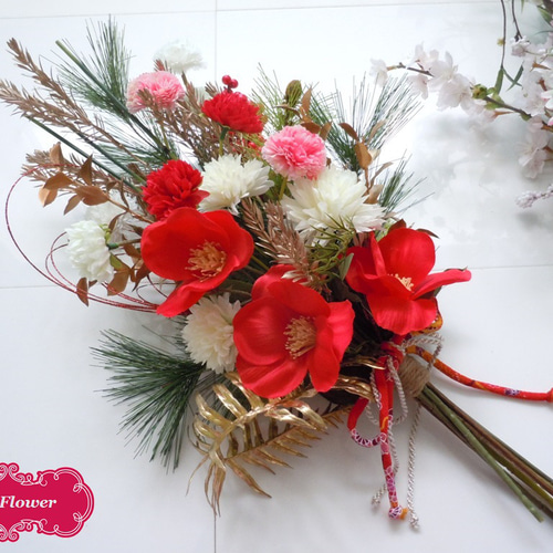 ◇椿とマムの和風スワッグ◇おめでたい紅白アームブーケ 和風アレンジ