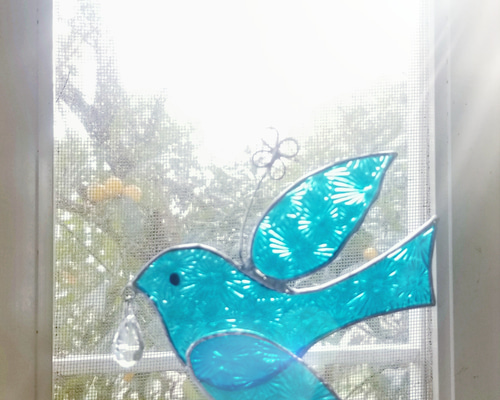 ステンドグラス クリスタルを運ぶ 青い鳥のサンキャッチャー(ミニ