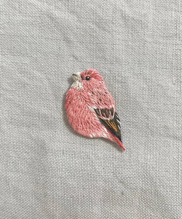 オオマシコの刺繍ブローチ　〜冬の野鳥 4枚目の画像