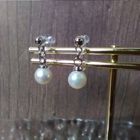 日本産あこや真珠】 揺れる一粒パールの樹脂ノンホールピアス（樹脂