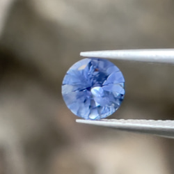 藍寶石 藍色藍寶石裸石 0.98 克拉圓形切割天然寶石原產於斯里蘭卡 第9張的照片
