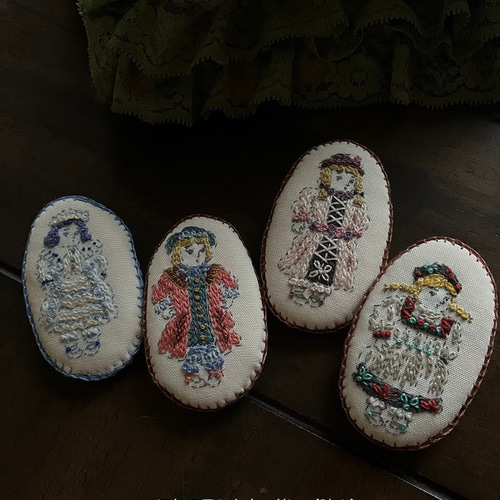 古布 刺し子 美人画 チャーム　ブローチ 古布 刺し子 美人画 チャーム ブローチ