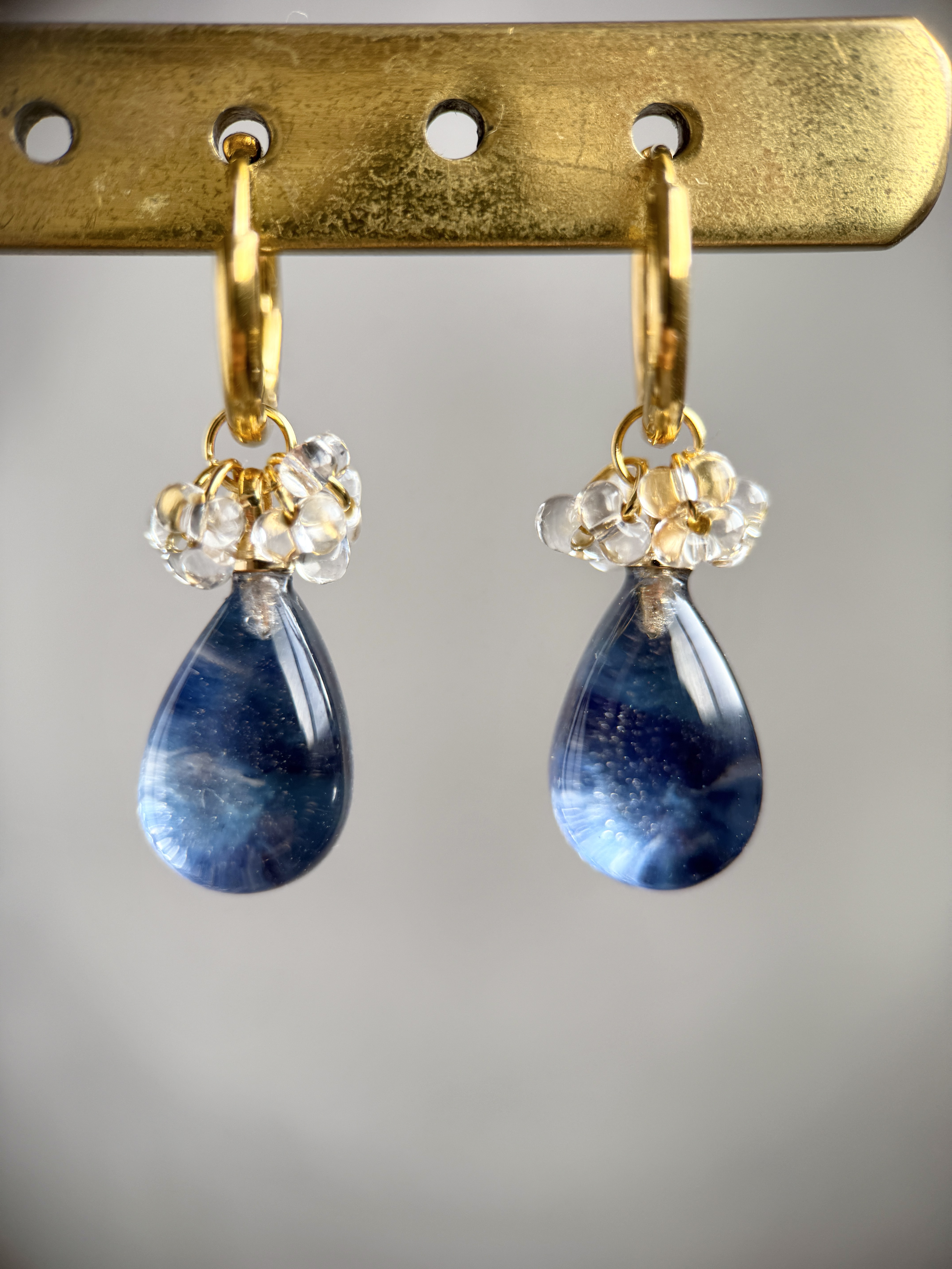 星空　涙のしずくピアス/イヤリング