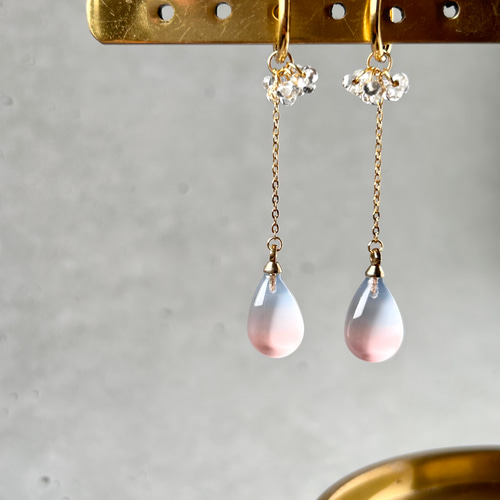 朝焼け空 揺れる涙の雫ピアス/イヤリング ピアス（フープ） corina