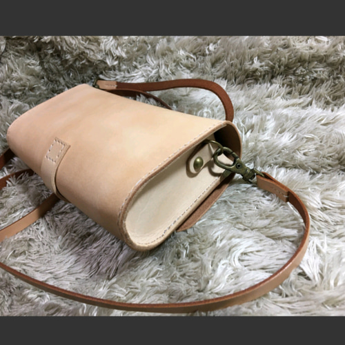 レザーショルダーバッグMiddleSizeI プレミアムナチュラル ショルダー  