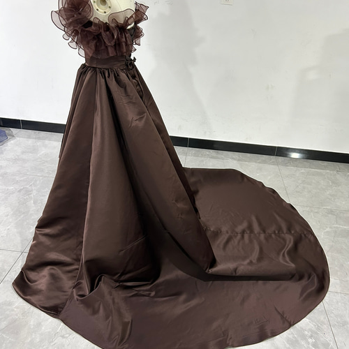 高品質！パーティードレス コーヒーの色 オフショルダー 胸元フリル  