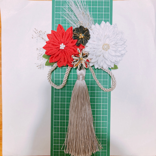 高級なダブルタッセル飾り付き クッションカーテン つまみ細工 帯飾り