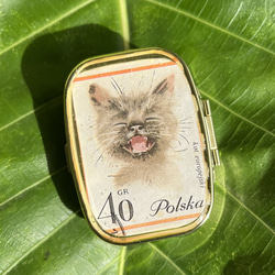 古い外国切手のピルケース　アクセサリーケース　再販（ポーランド　笑う猫）ラッピング無料！プレゼントにも 2枚目の画像