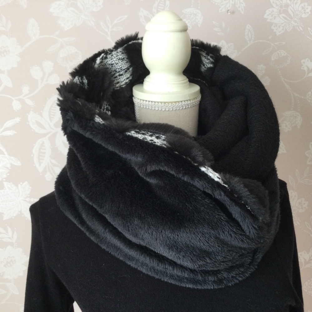 格子柄ファーとタムニットのスヌード