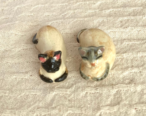 シャムねこ、シャムトラ 香箱座りの箸置き 猫の日2024 その他
