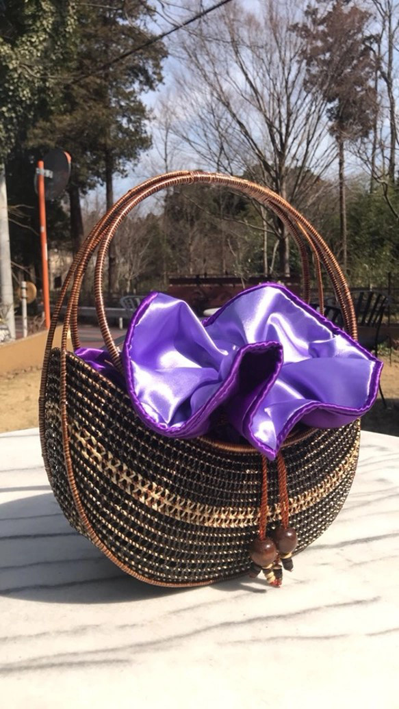 (タイ王室御用達)ヤーリパオ巾着かごバック弓型 こげ茶 バイオレット・ラベンダー(8205) 4,760円