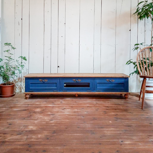 アメリカの古材を使ったテレビボード