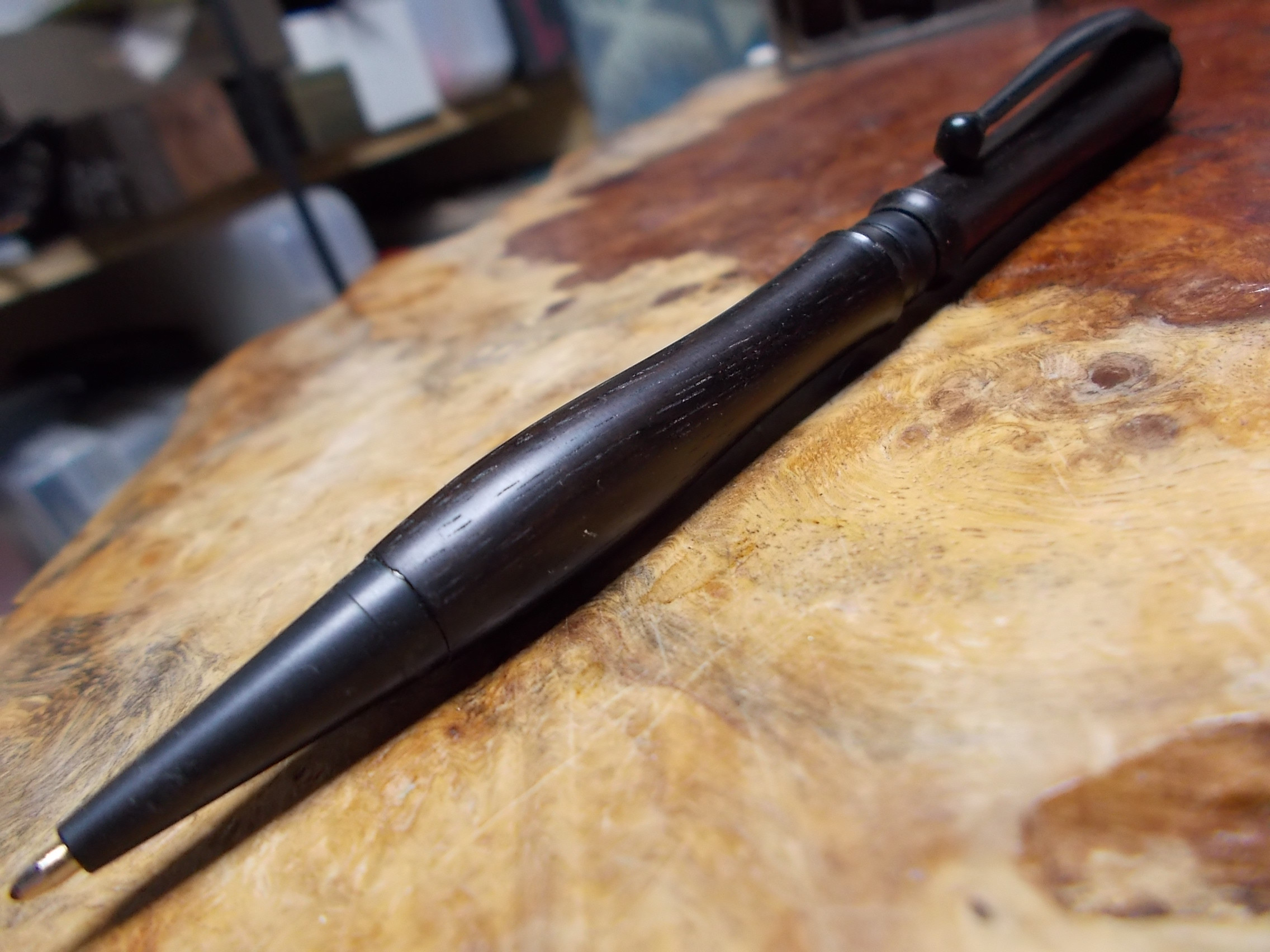 黒檀の　クロスタイプリフィルのボールペン 　手作り品!