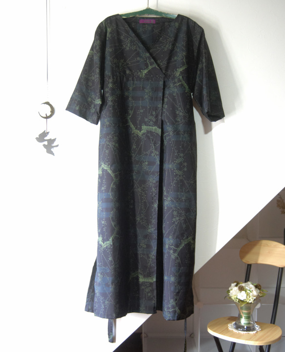 大島紬　エ霞と梅柄のワンピース　着物リメイク 2枚目の画像