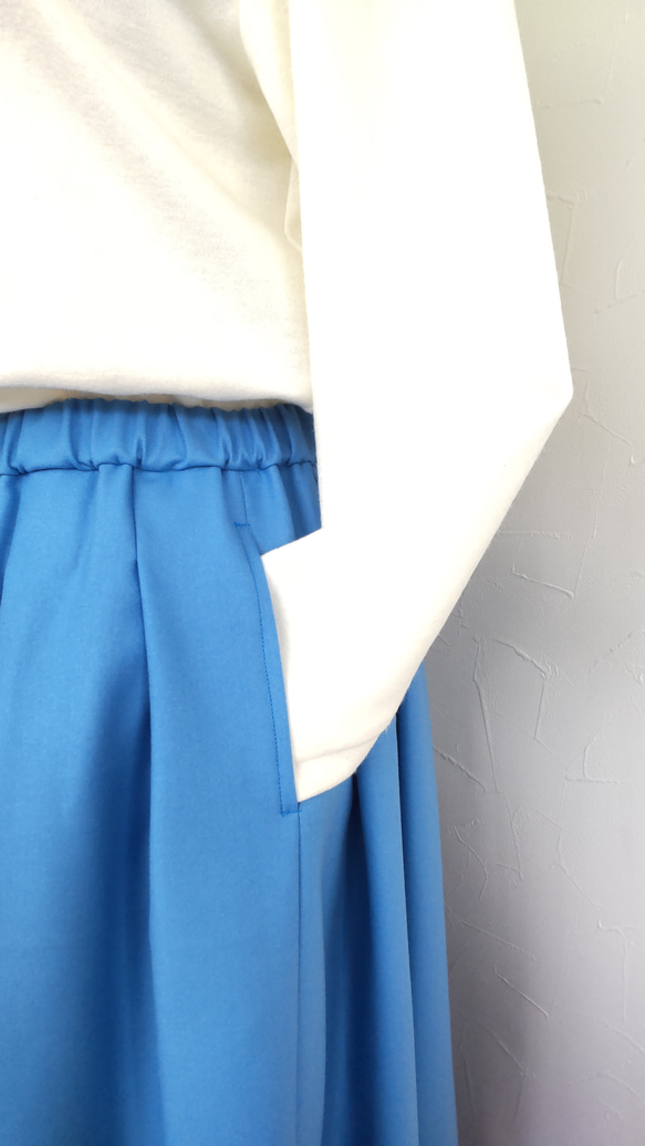 裏地付き　ウールのタックギャザースカート　シアンブルー 6枚目の画像