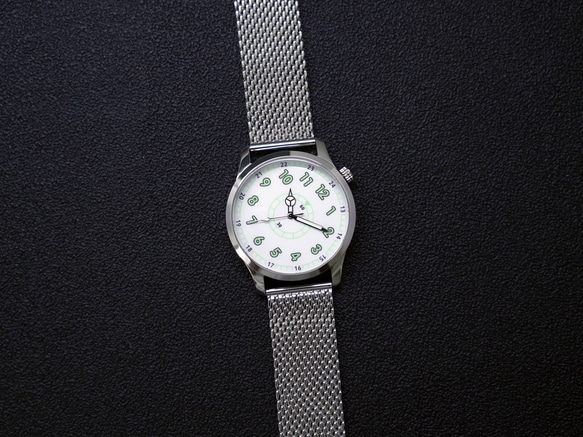 小心不要看錯時間手錶 綠色數字米蘭帶 個性化手錶 全球免運 第5張的照片