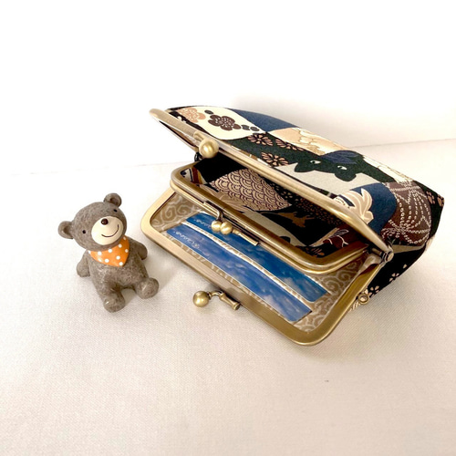 和柄ねこちゃん柄（ブラック系）の親子がま口財布 その他ミニ財布