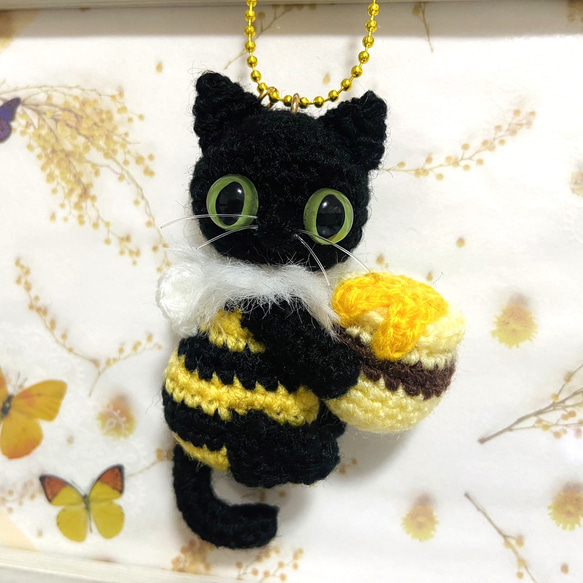 蜂ぶんぶん♪黒猫ちゃんあみぐるみ＊受注製作品 5枚目の画像