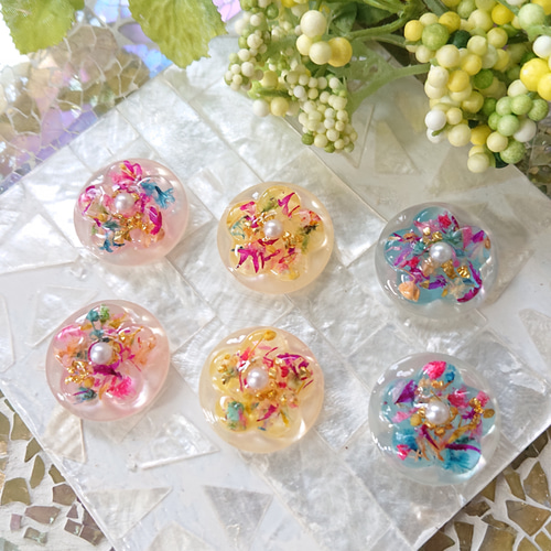 ドライフラワーのカボション☆6個 q39 レジン/ボタン/カボション/花