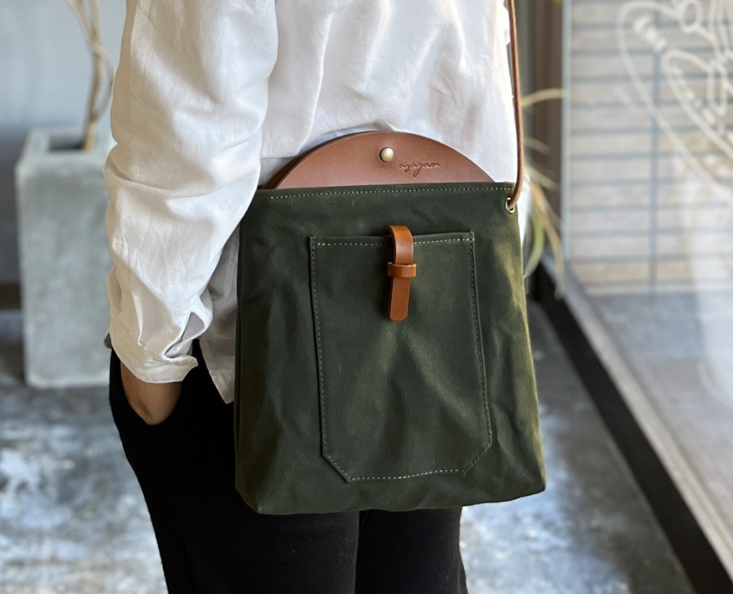 ⚠️Jぼーい　ラコステ　ブラックレザーサコッシュ ラコステ LACOSTE TECHNI-CITY サコッシュ （ブラック