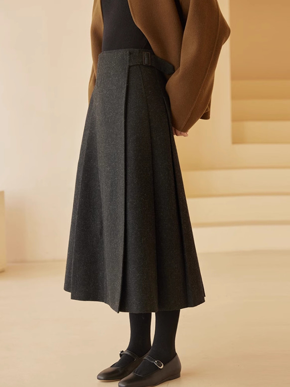 シンプルで着まわしやすい　フレアースカート  ロングスカート　ウール混 1枚目の画像