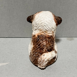 シーズ犬(茶色と白)(小)置物#3(石粉粘土と新聞紙) 6枚目の画像