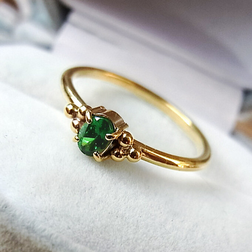 グリーンガーネットのリング オーバルファセット・カット 指輪・リング