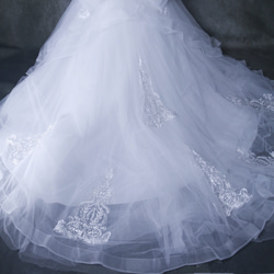 豪華！ ウェディングドレス  オフショル   キラキラ光る刺繍 リボン   ブライダル  フレアスカート 9枚目の画像