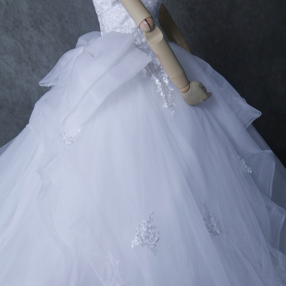 豪華！ ウェディングドレス  オフショル   キラキラ光る刺繍 リボン   ブライダル  フレアスカート 10枚目の画像