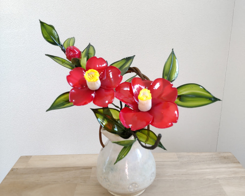 椿♡アメリカンフラワー♡ディップアート♡一輪挿し♡つる付花器