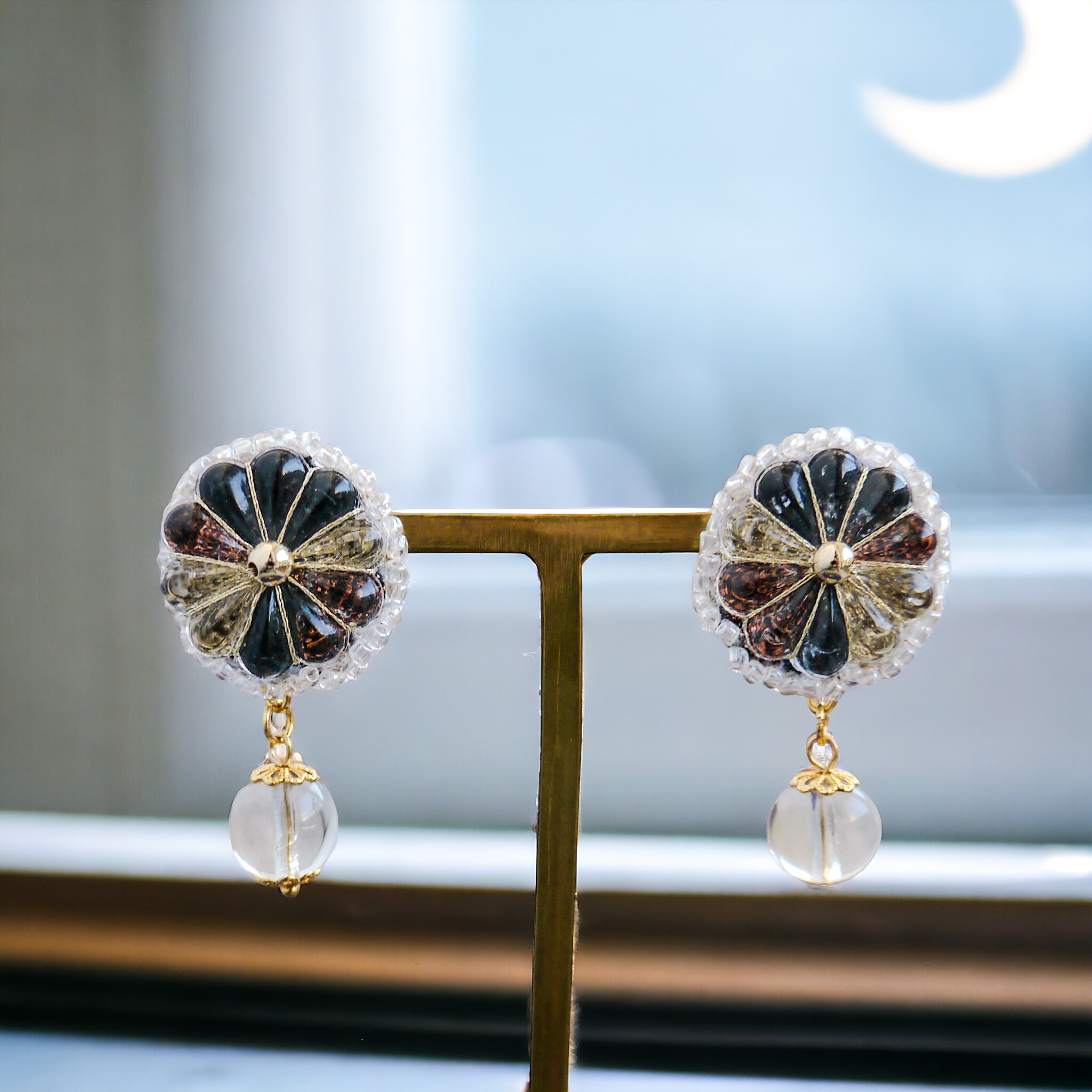 四季刺繍　朧月（おぼろづき）