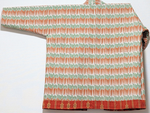 Creema限定着物生地を使ったリバーシブルでも着れるモダン半纏です。表は絹、裏は綿生地です。両方楽しめます。贈り物に! 8枚目の画像
