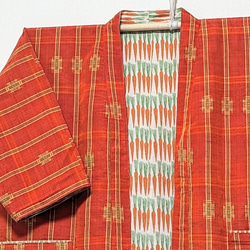 Creema限定着物生地を使ったリバーシブルでも着れるモダン半纏です。表は絹、裏は綿生地です。両方楽しめます。贈り物に! 1枚目の画像