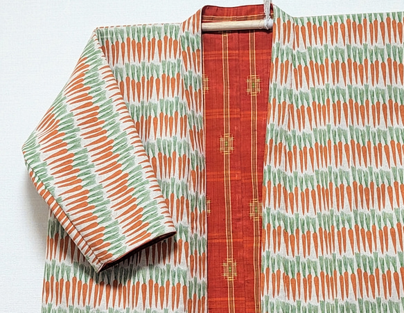 Creema限定着物生地を使ったリバーシブルでも着れるモダン半纏です。表は絹、裏は綿生地です。両方楽しめます。贈り物に! 6枚目の画像