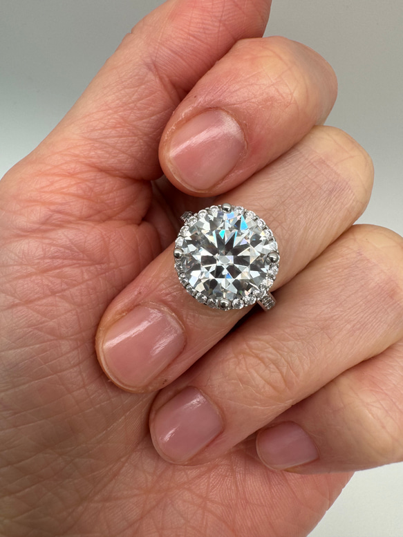 最高級 モアサナイトダイヤ オーバルカット リング 5.5カラット