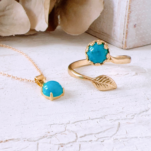 天然石ターコイズAAAゴールドベゼル＆リーフリング】 フリーサイズ(約9