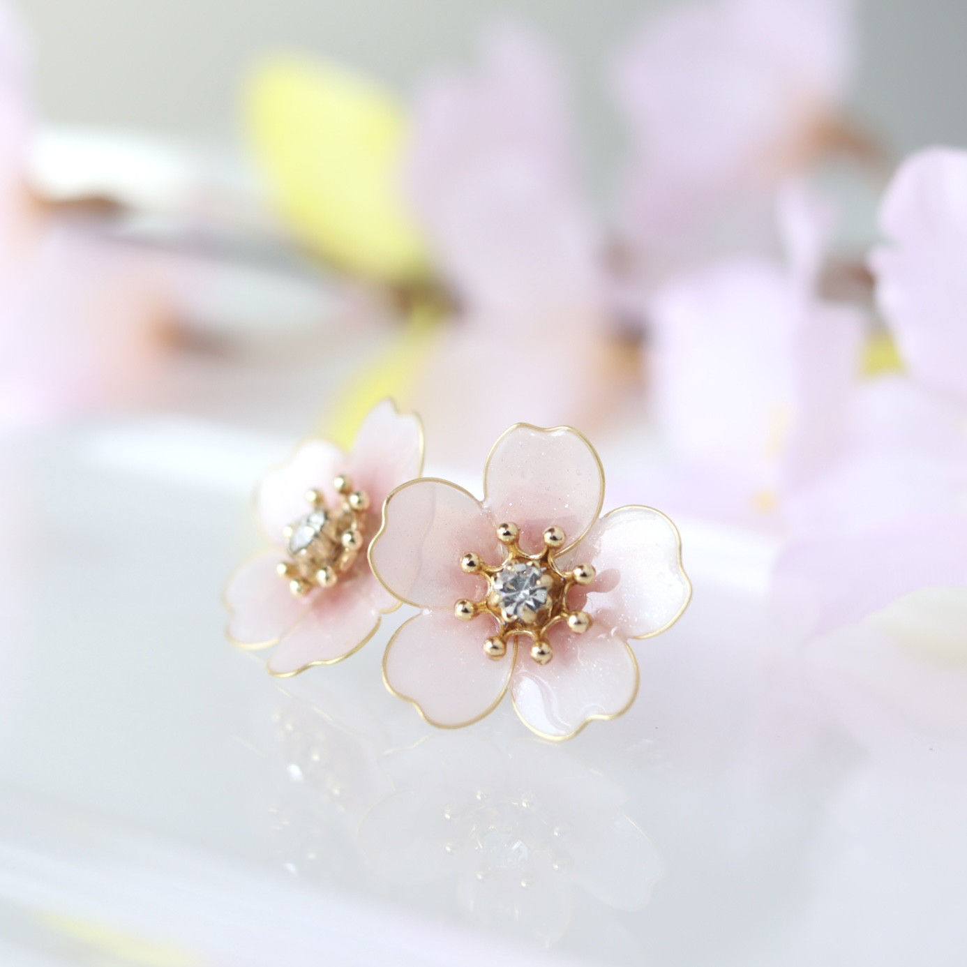 t ama◆一点物✧ピンクスノーフレークオブシディアンピアス✧花火/夜桜 t ama◇一点物✧ピンクスノーフレークオブシディアンピアス
