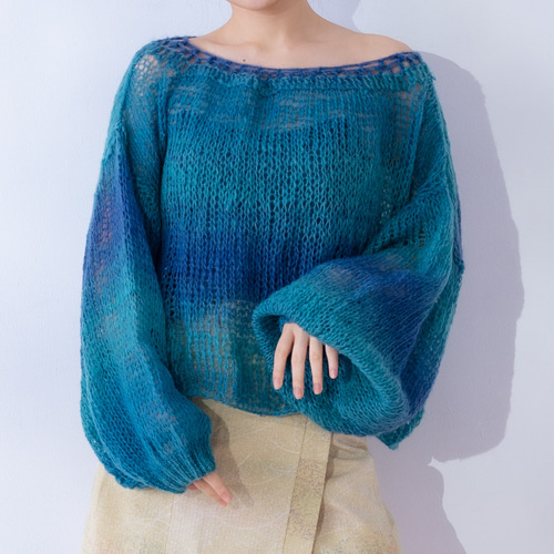 手編みグラデーションニット オーバーサイズ 短丈 長め袖 ブルー