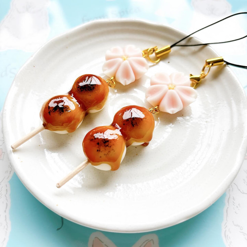 ストラップ　団子　みたらし ストラップ 団子 みたらし みたらし団子ストラップ | IWASAKI