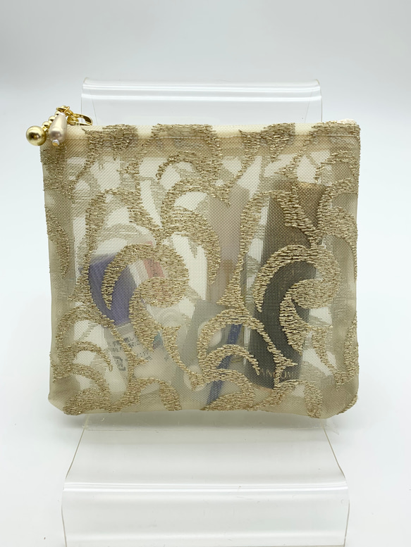 小さめ、刺繍ハードメッシュ　軽いセミシースルーのフラットなポーチ　ベージュ色ファスナー　485 8枚目の画像