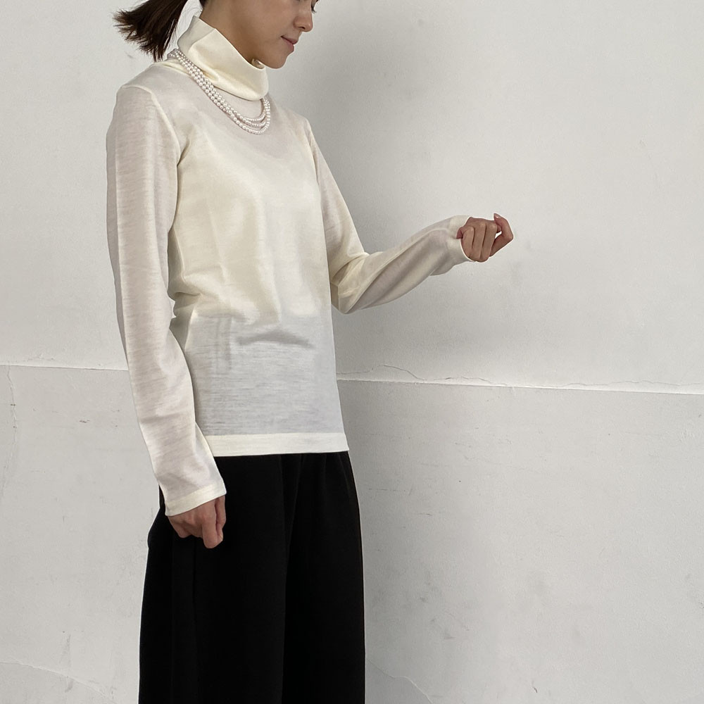 【日本製】ウォッシャブルウール＿ハイネック長袖＿ホワイト
