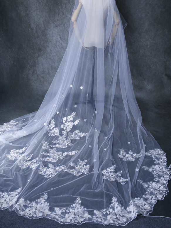 ロングベール キラキラ光る刺繍 ハンドメイド ビジュー プリンセスライン 花嫁 ドレス PLACQLE & DRESS 通販|Creema(クリーマ) 17077897 ロングベール キラキラ光る刺繍 ハンドメイド ビジュー プリンセスライン 花嫁 ドレス PLACQLE & DRESS 通販|Creema(クリーマ) 17077897