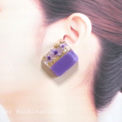 樹脂藝術雙色花朵耳環&lt;紫色&gt;（金色） 第9張的照片