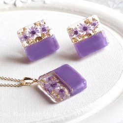 樹脂藝術雙色花朵耳環&lt;紫色&gt;（金色） 第13張的照片