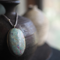 ruby in fuchsite brass necklace (inori) 5枚目の画像