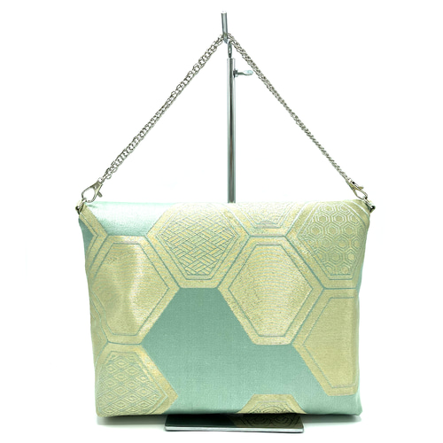 クラッチバッグ くり抜きハンドル(シルバー） 袋帯有織文様亀甲 (薄緑  