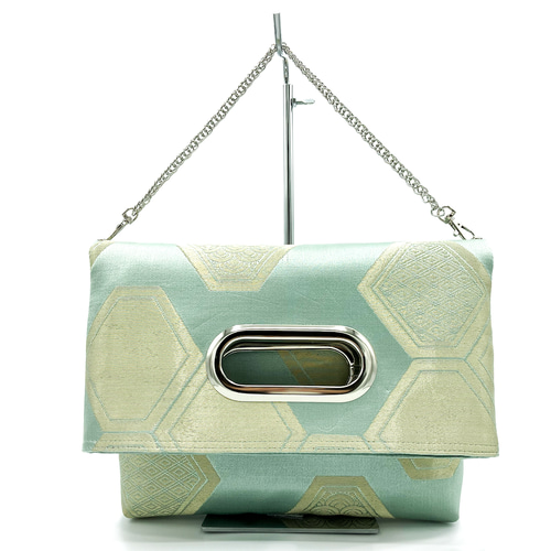 クラッチバッグ くり抜きハンドル(シルバー） 袋帯有織文様亀甲 (薄緑  